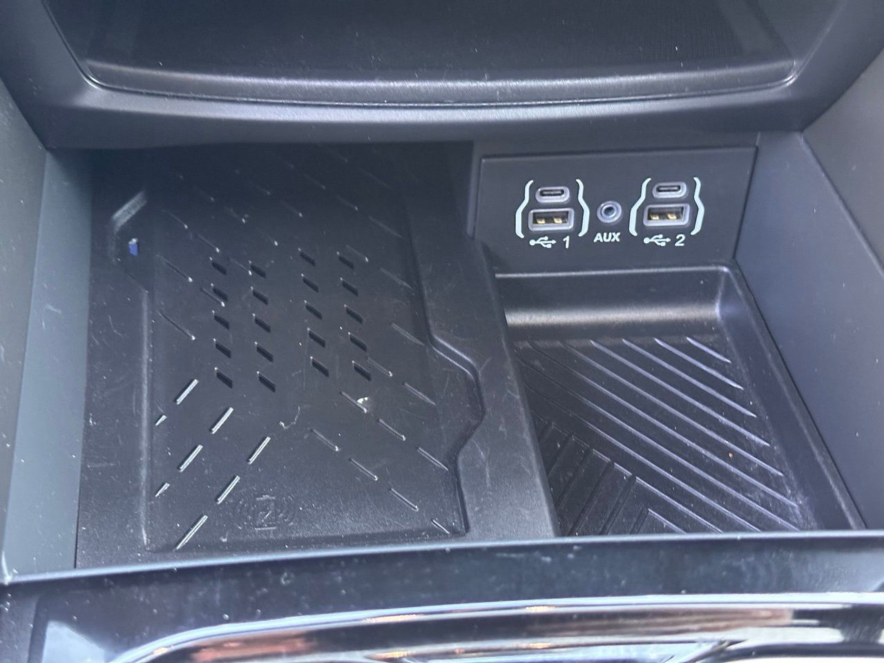 Used 2025 Fathom Blue Pearlcoat Chrysler Limited image 36