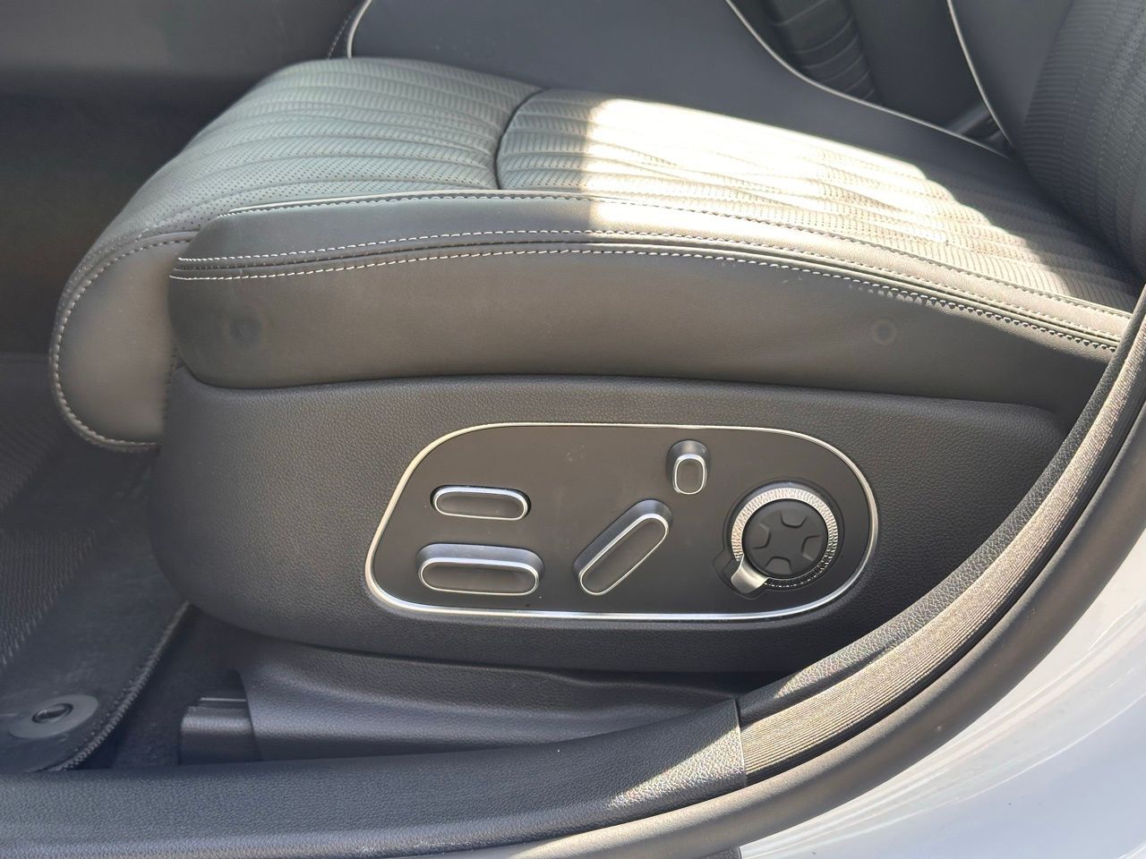 Used 2025 Uyuni White Genesis 3.5T e-SC image 29