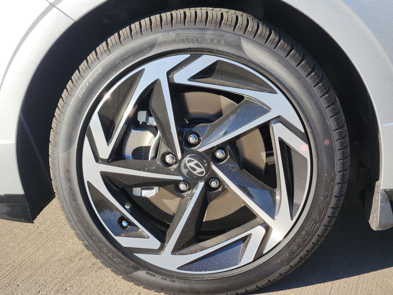 New 2026 T4A Silver Hyundai SEL Sport image 7