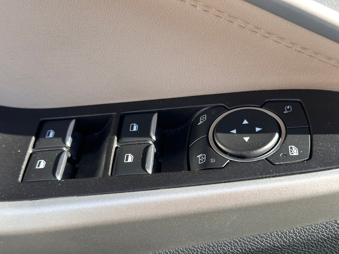 Used 2021 Oxford White Ford Limited image 25