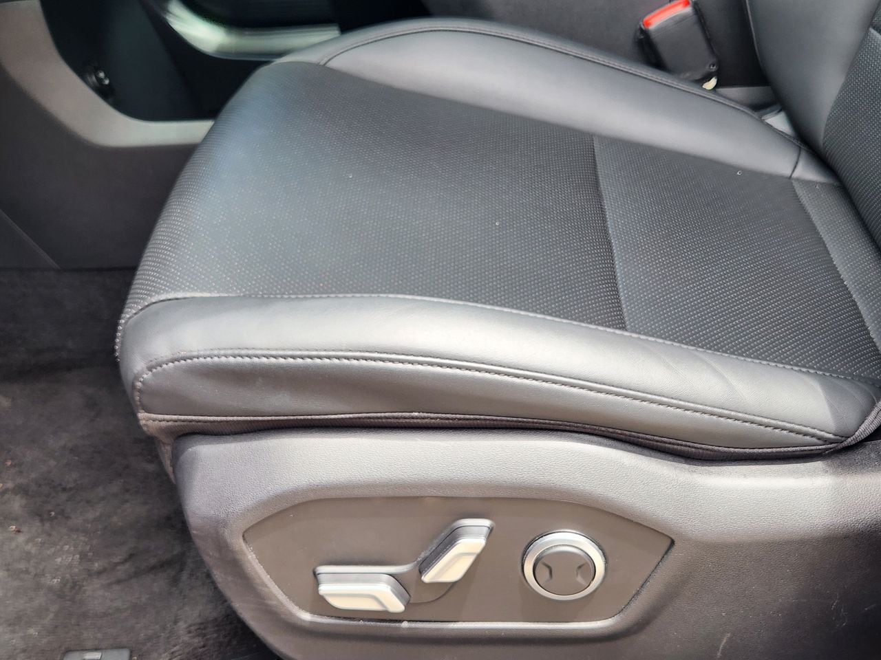 2025 Hyundai Santa Fe SEL - Photo 22