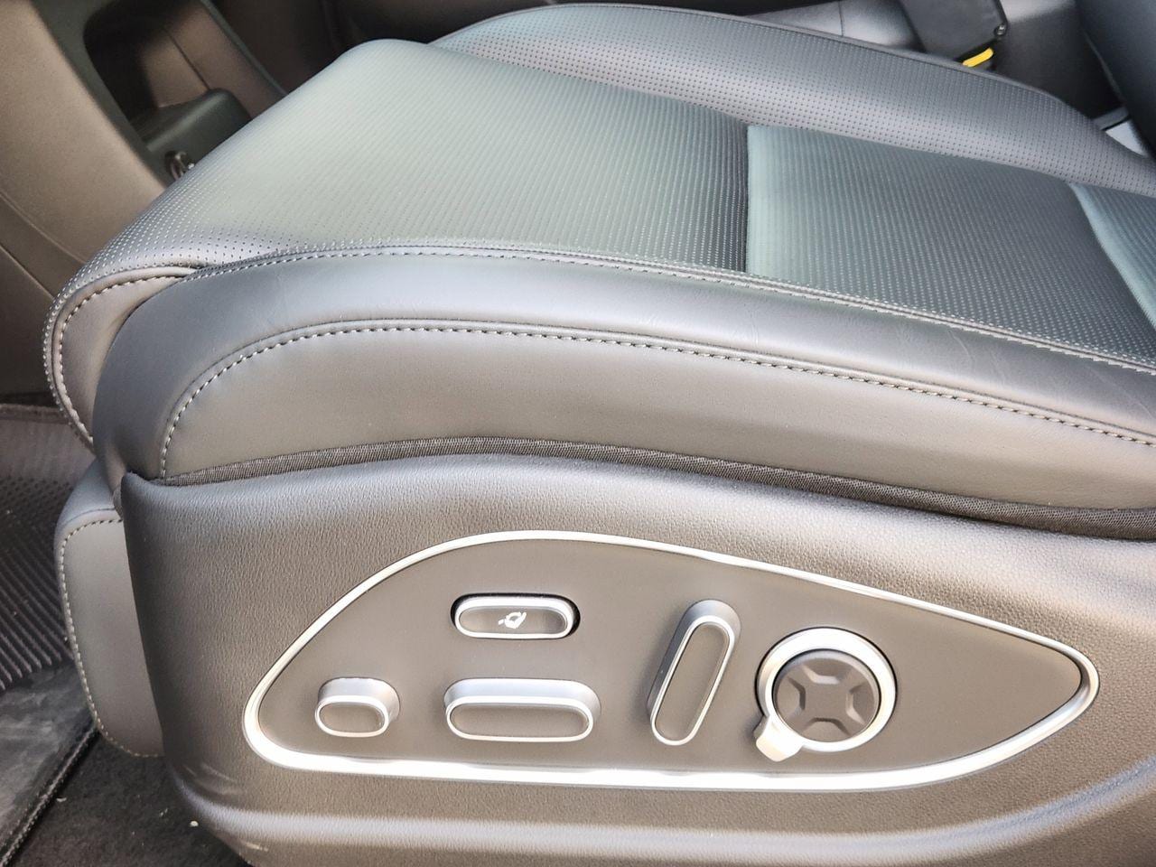 New 2026 Abyss Black Pearl Hyundai Calligraphy FWD image 22