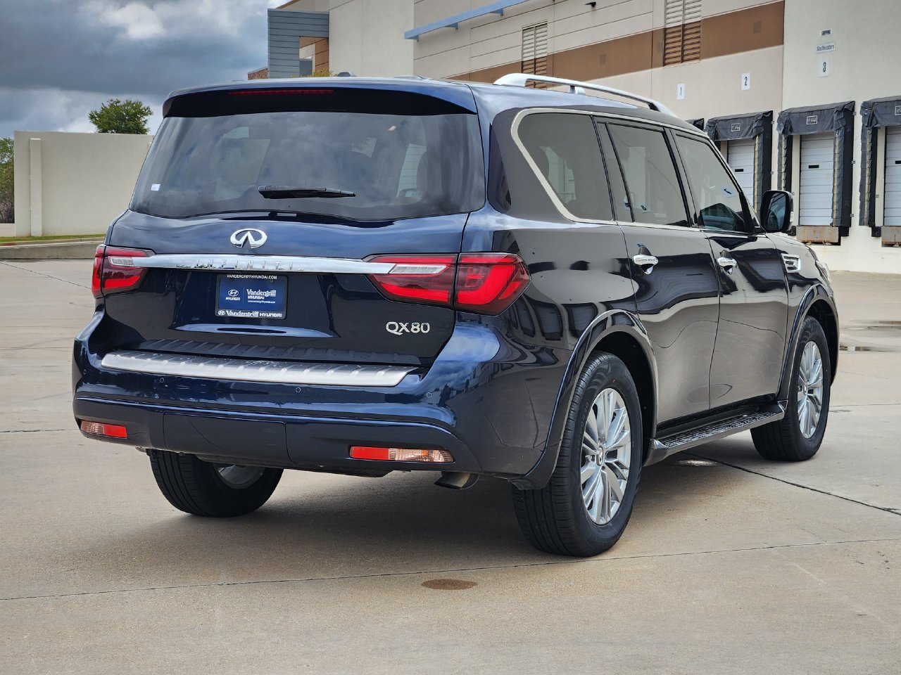 Used 2022 INFINITI QX80 Luxe SUV
