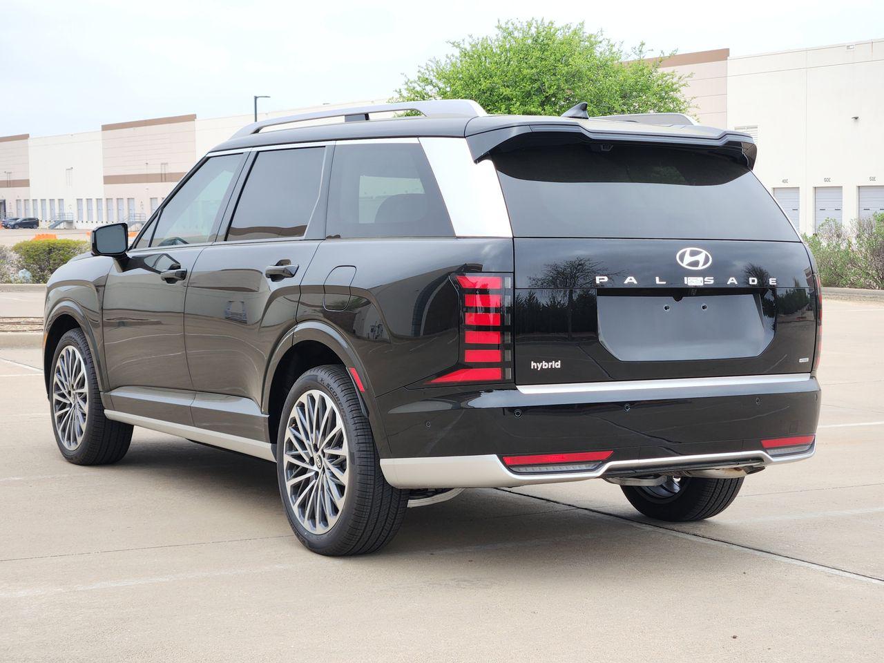 New 2026 Abyss Black Pearl Hyundai Calligraphy image 3