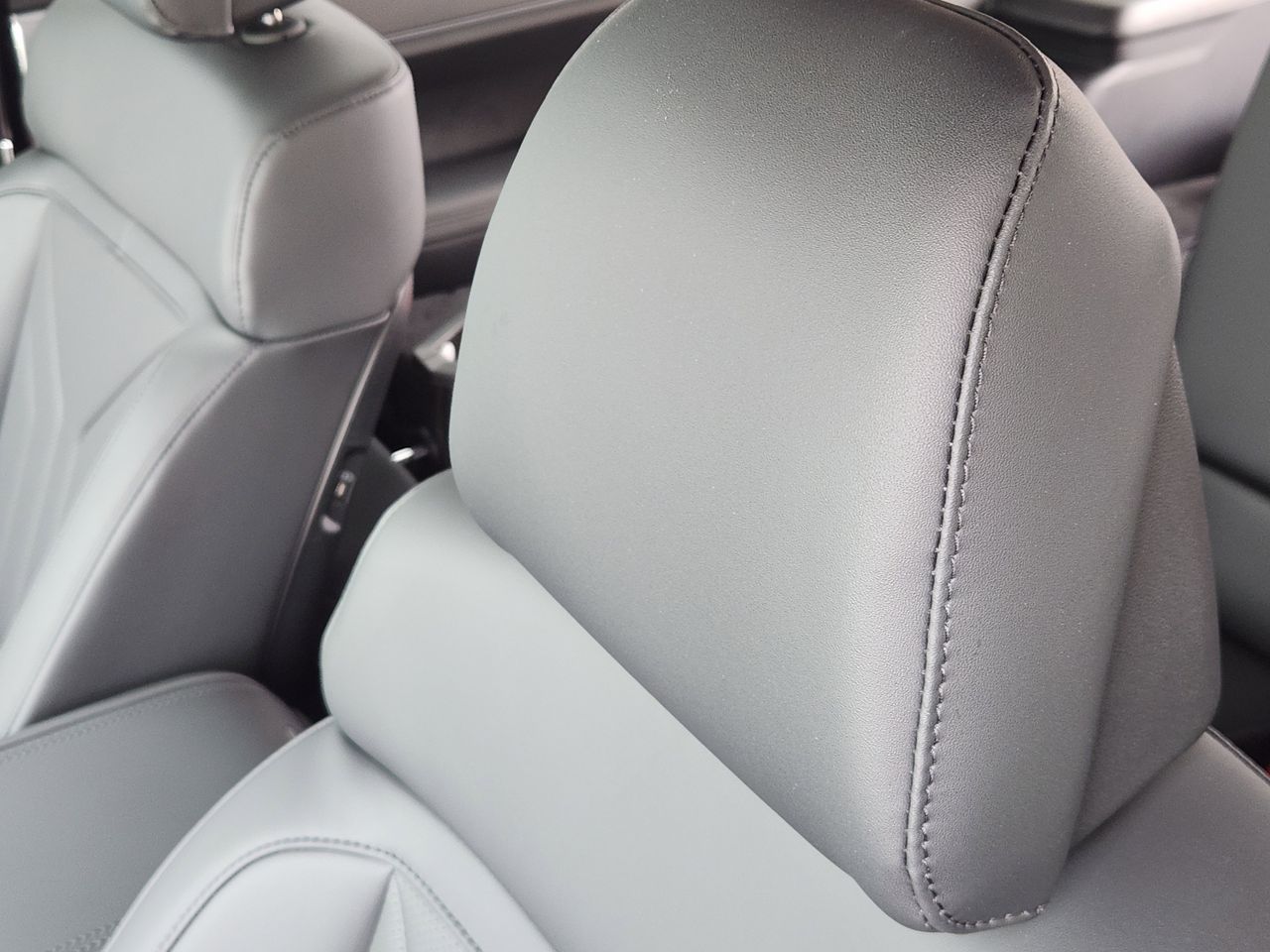 New 2026 W6H White Hyundai SEL image 11