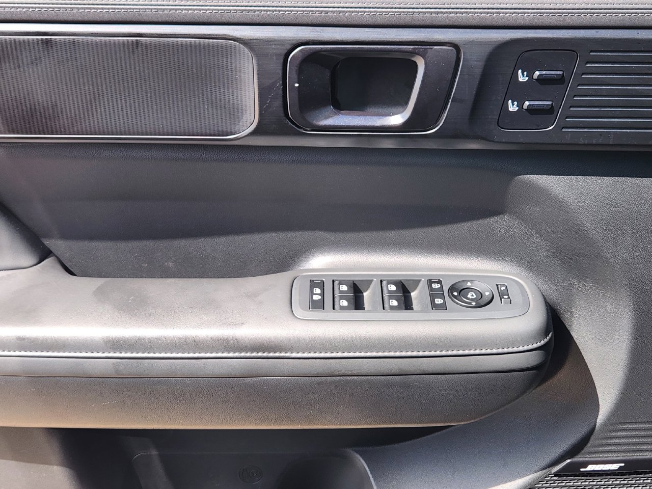 Used 2025 Hampton Gray Hyundai Calligraphy image 21
