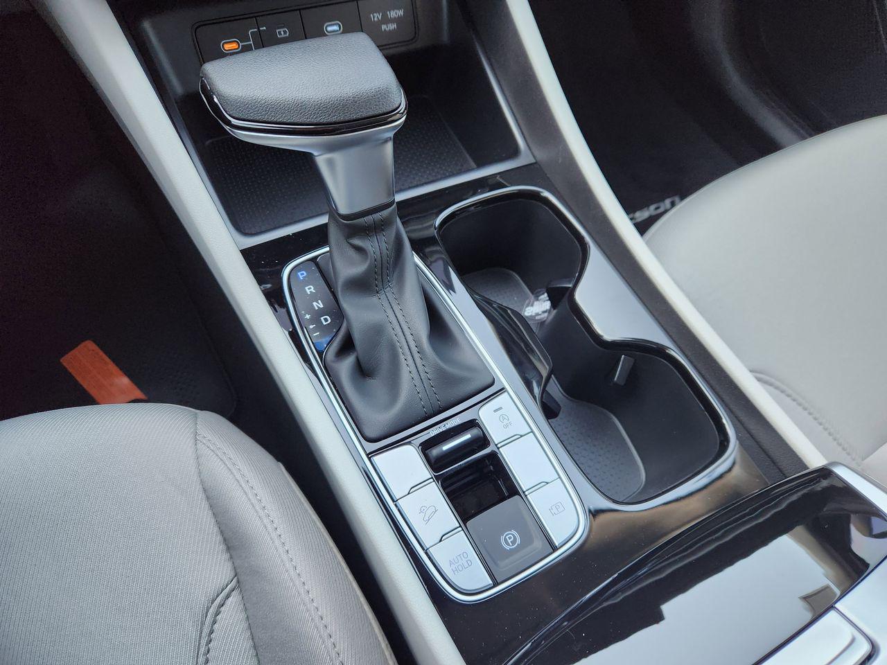 New 2026 W6H White Hyundai SEL FWD image 18