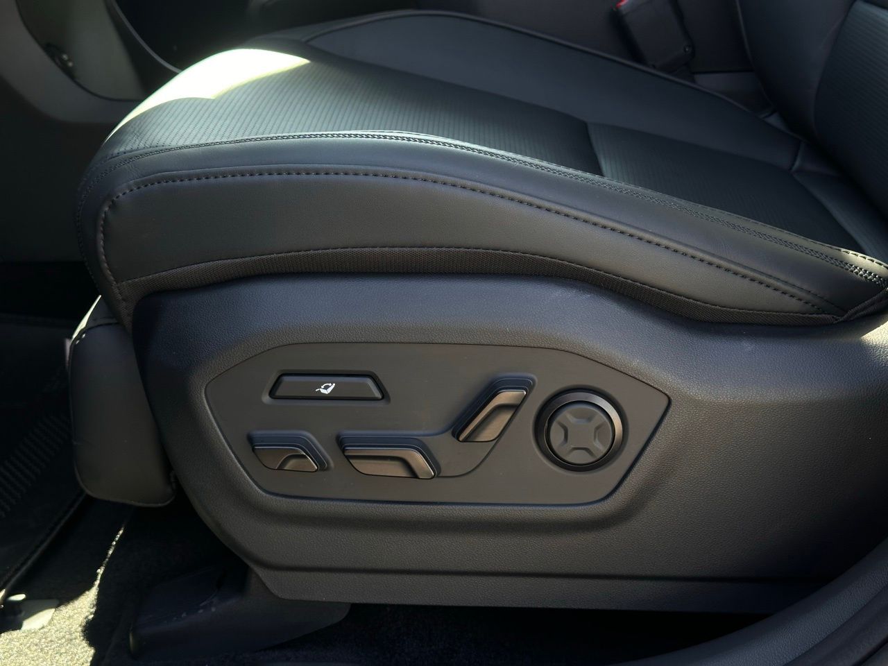 Used 2026 Ultimate Red Hyundai Calligraphy image 28