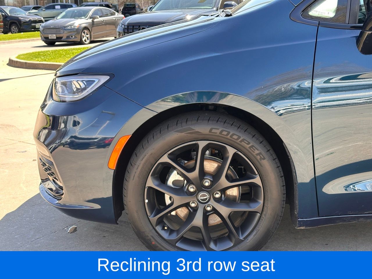 Used 2025 Fathom Blue Pearlcoat Chrysler Limited image 10