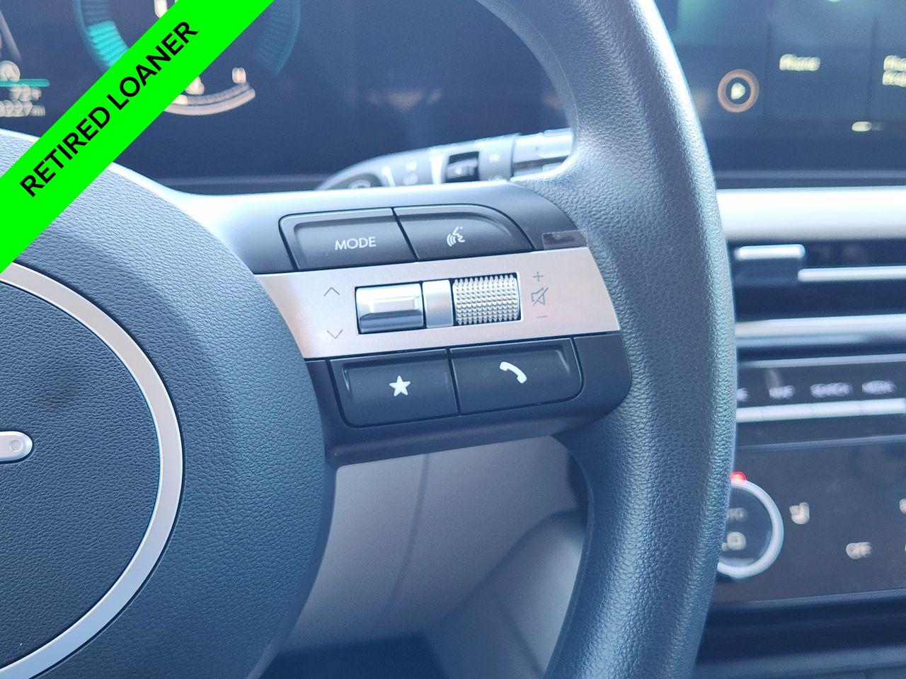 New 2025 Shimmering Silver Hyundai SEL FWD image 27