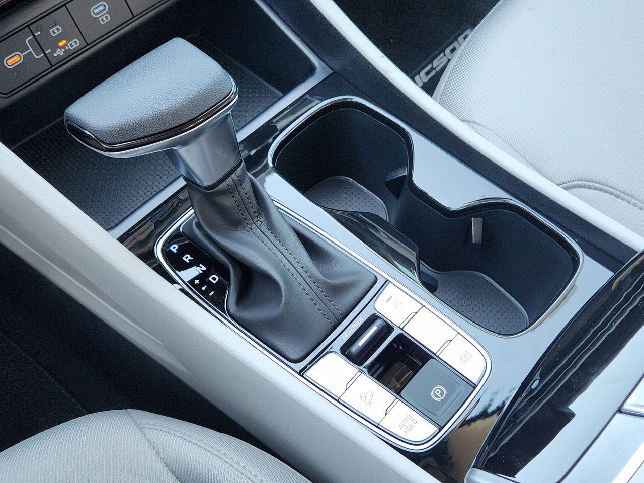 New 2026 W6H White Hyundai SEL FWD image 18