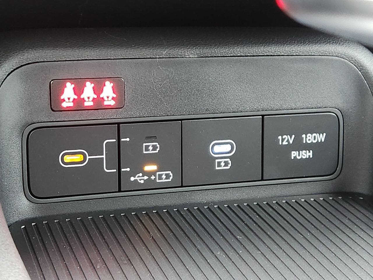 New 2026 SAW White Hyundai SE FWD image 19