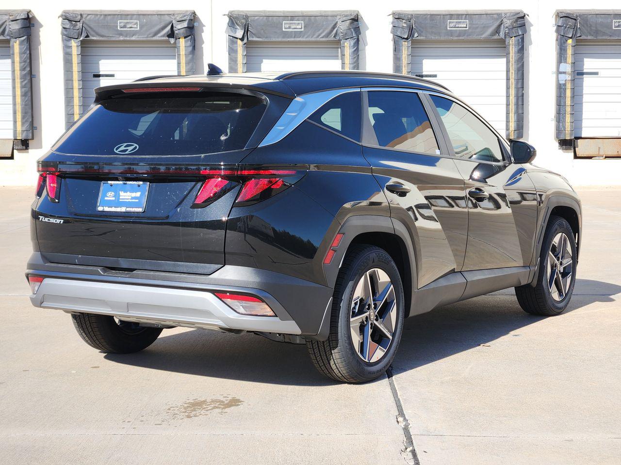 New 2026 Phantom Black Hyundai SEL FWD image 4