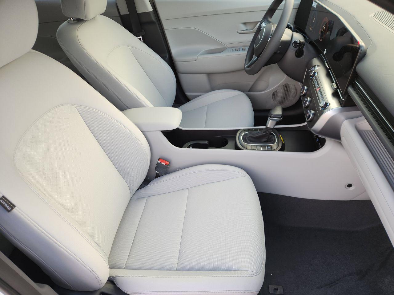 New 2026 SAW White Hyundai SE FWD image 10