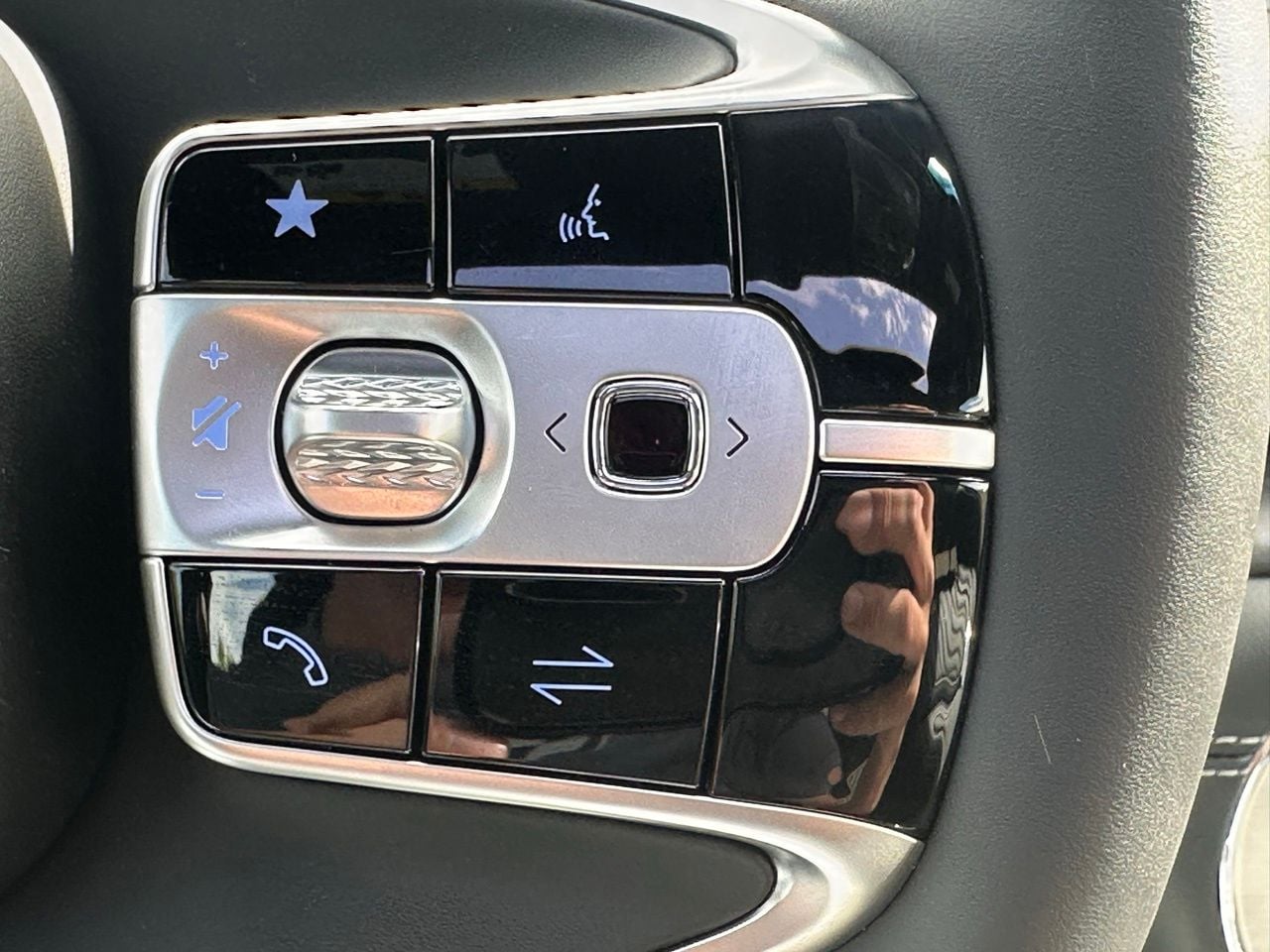 Used 2025 Vik Black Genesis 3.5T e-SC image 34