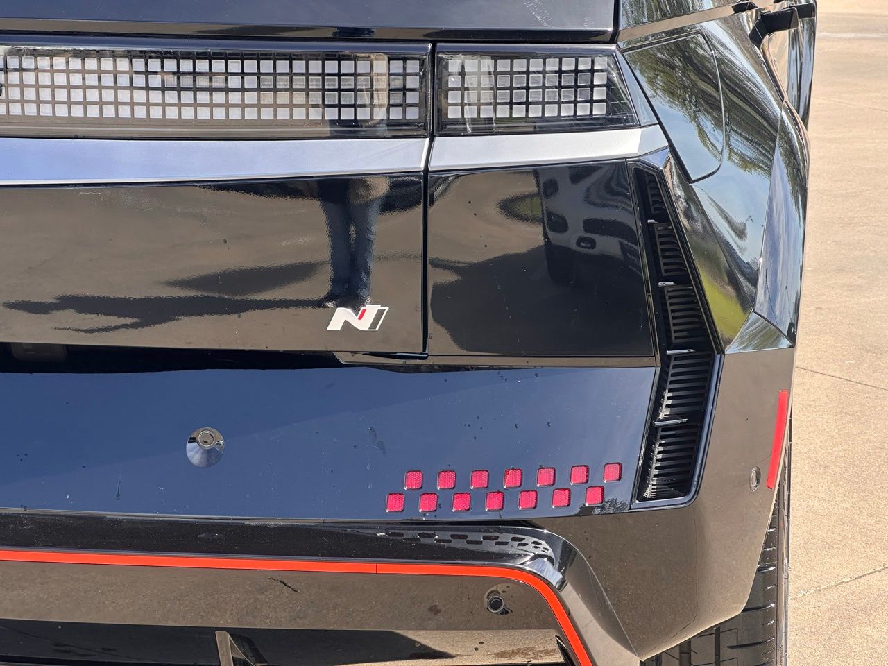 Used 2025 Abyss Black Hyundai Base image 15