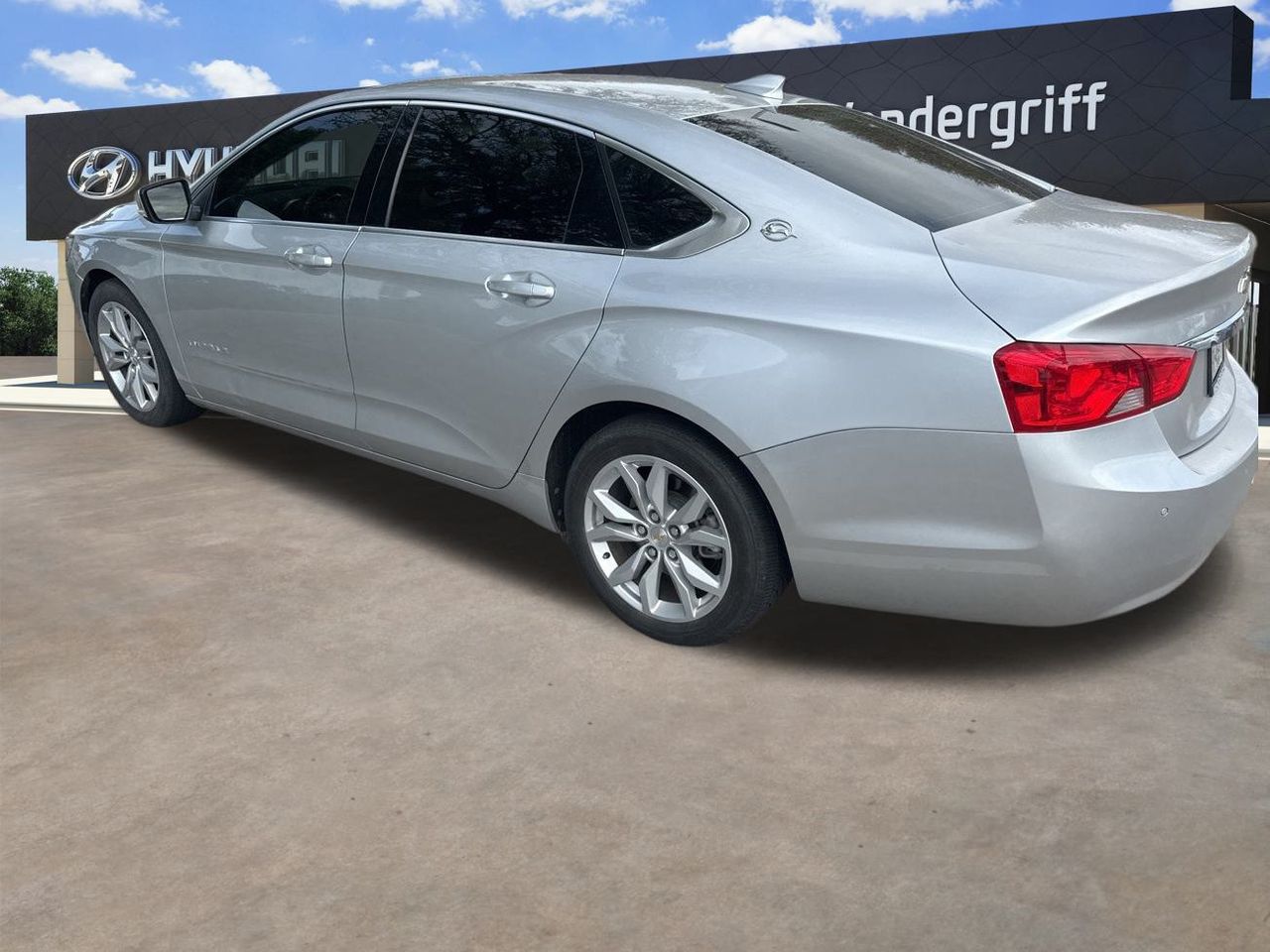 2016 Chevrolet Impala 1LT photo 2
