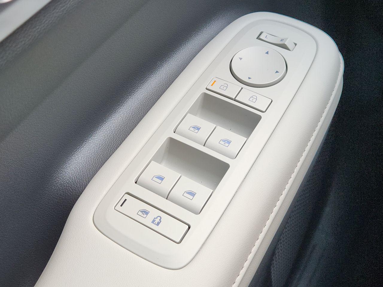 New 2027 Serenity White Hyundai SEL FWD image 21