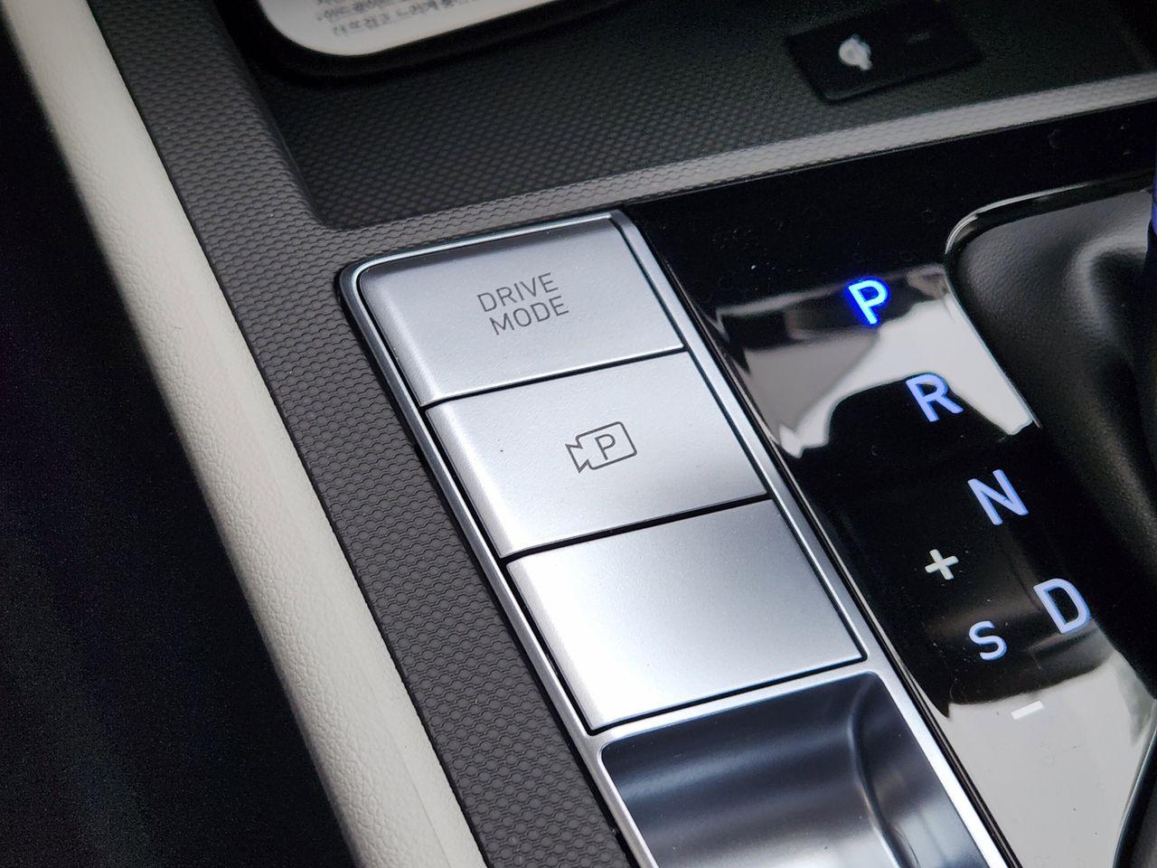 New 2026 W6H White Hyundai Limited image 20