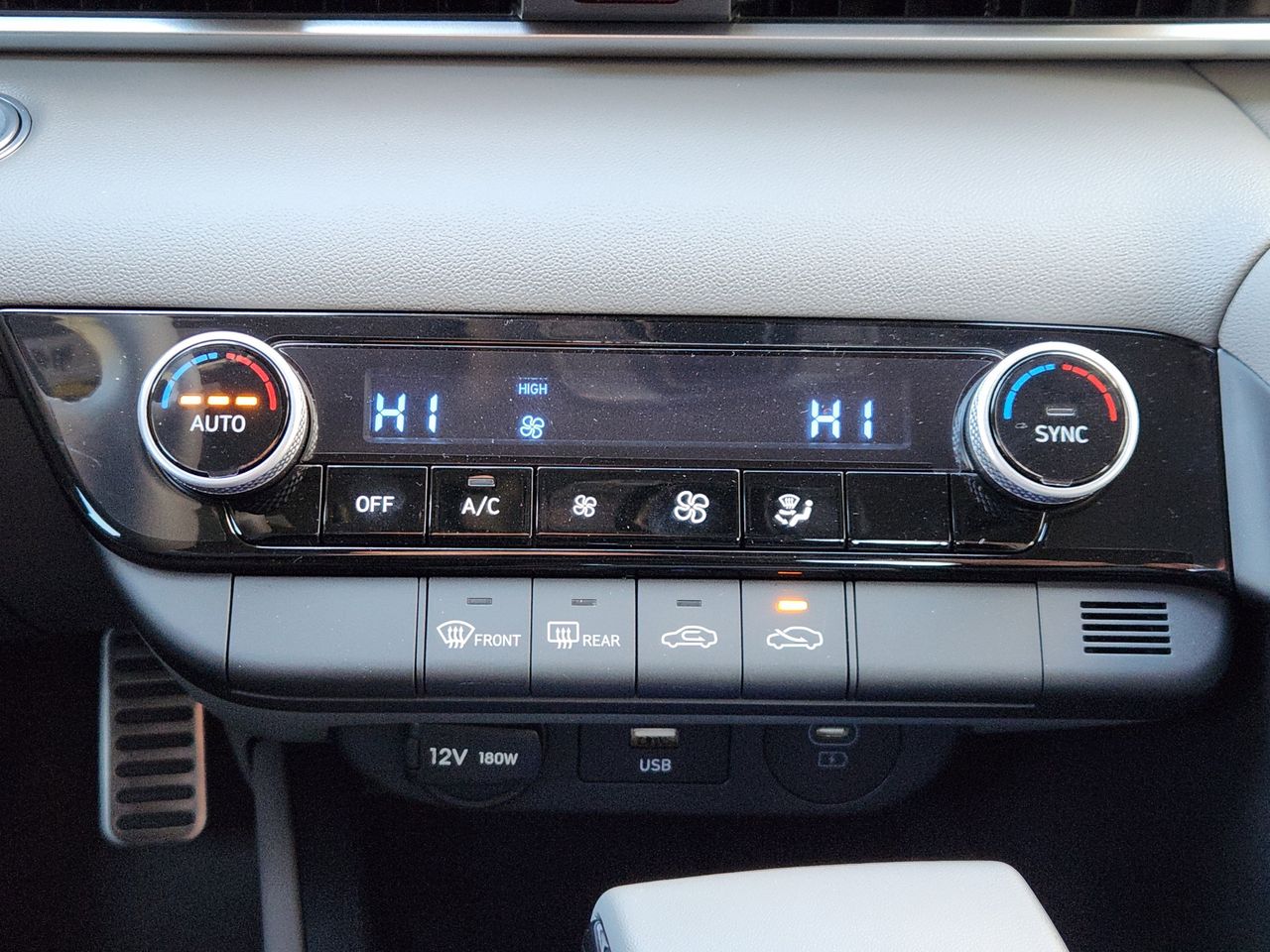 New 2026 W6H White Hyundai SEL Sport image 15