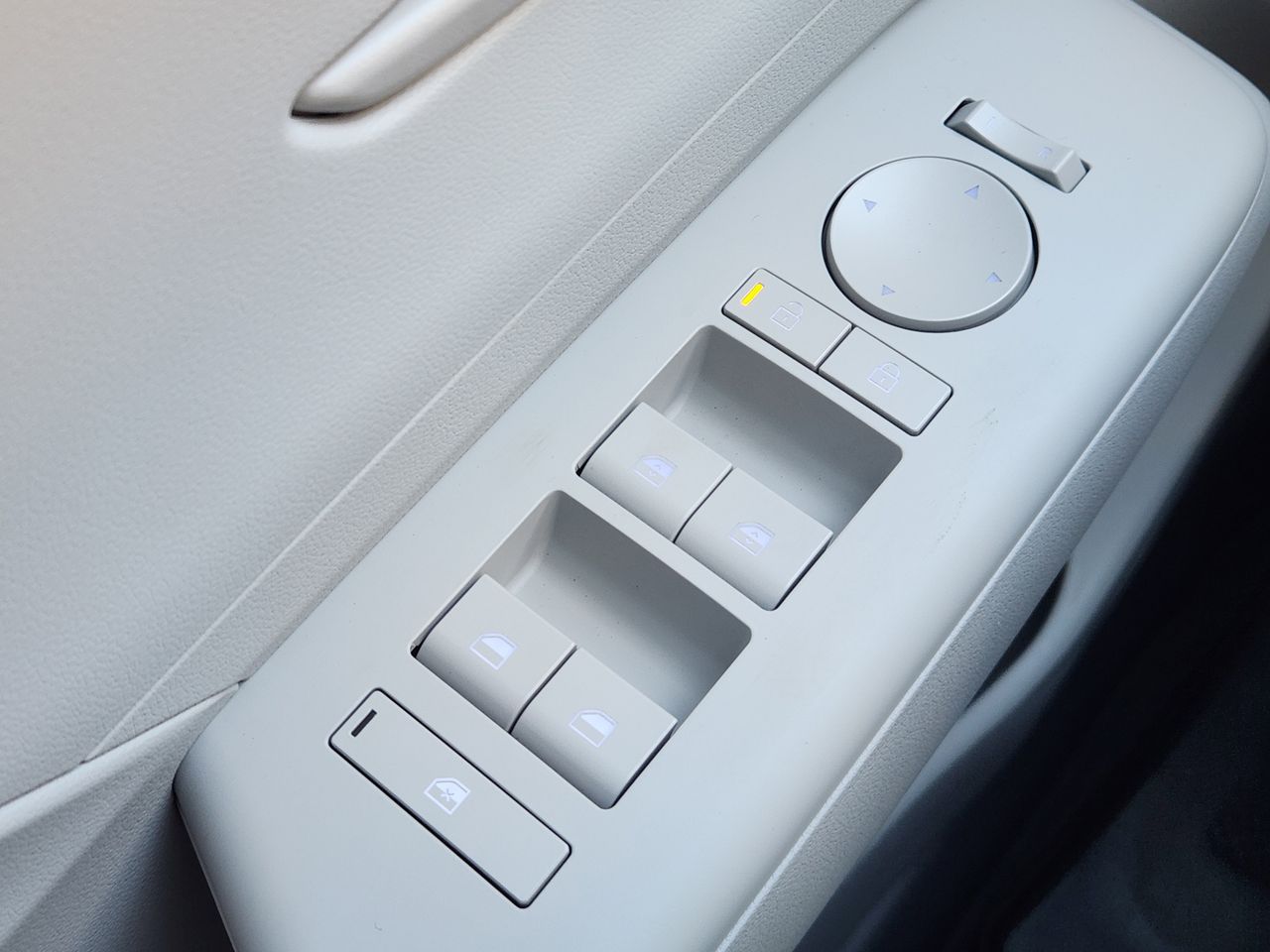 New 2026 R2P Red Hyundai SEL Sport FWD image 21