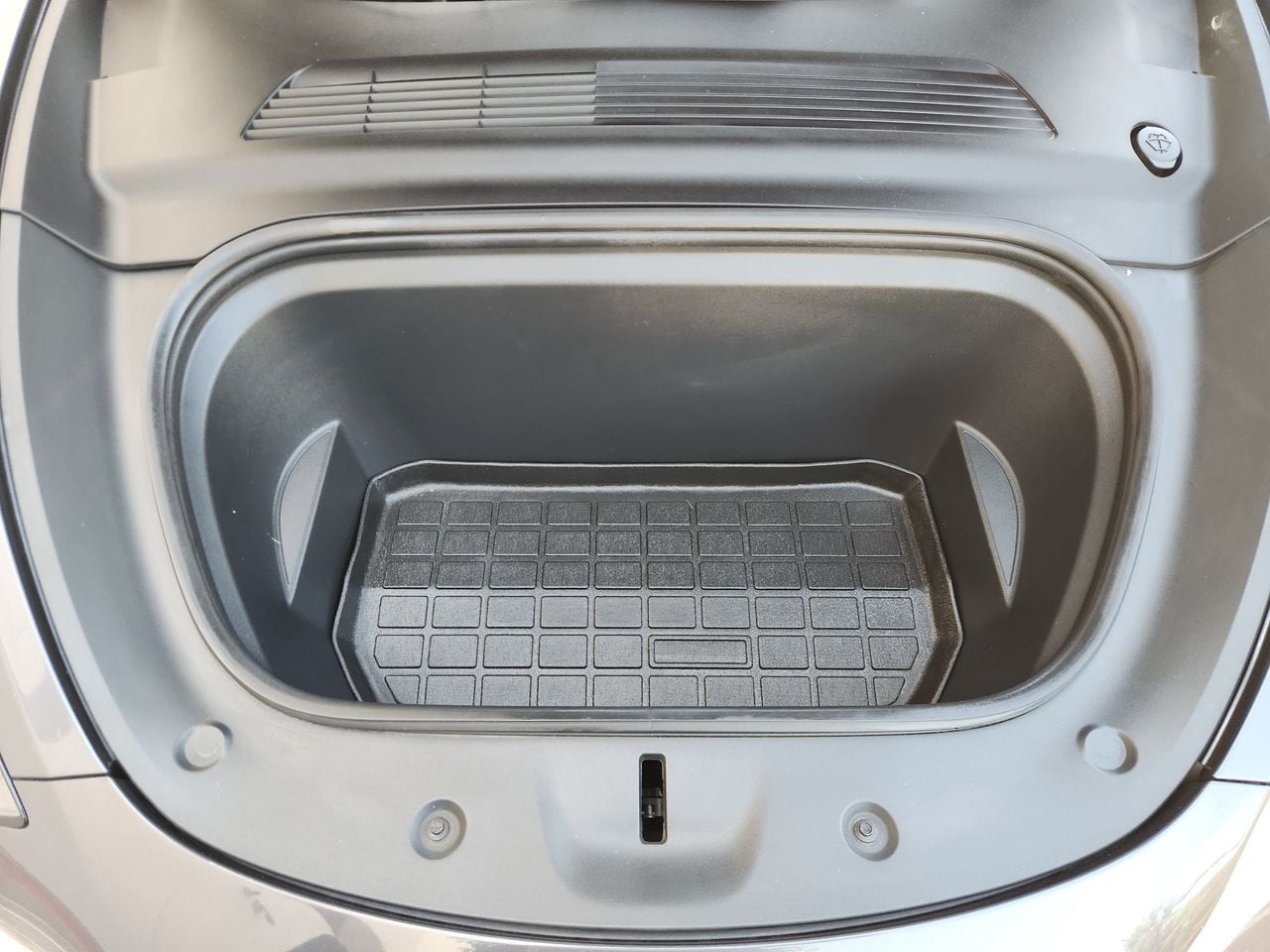 Used 2020 Midnight Silver Tesla Long Range image 29