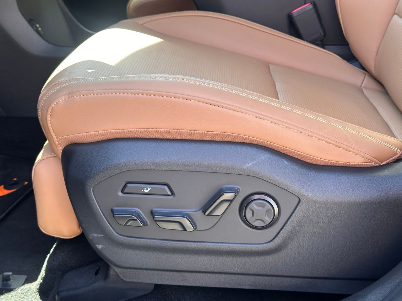 Used 2026 Phantom Black Hyundai Calligraphy image 31