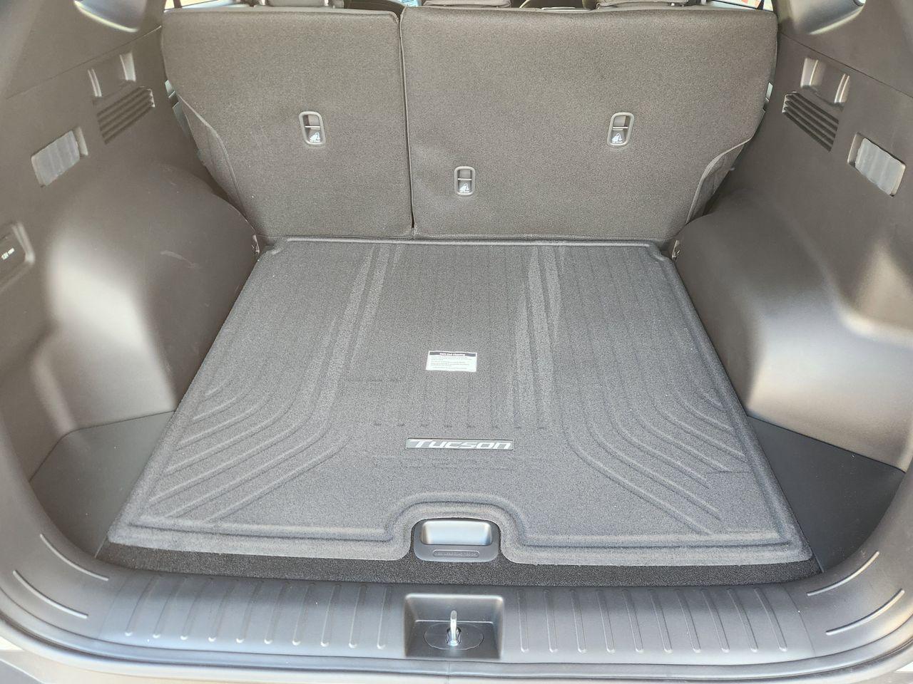 New 2026 R2T Silver Hyundai SEL FWD image 30