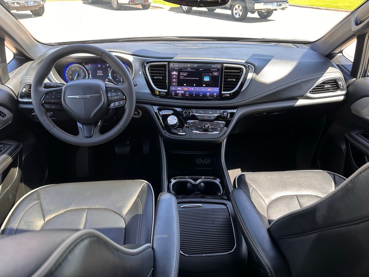 Used 2025 Fathom Blue Pearlcoat Chrysler Limited image 23