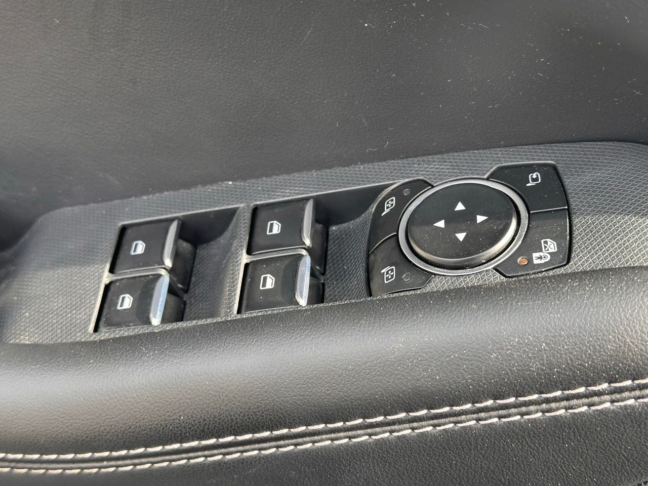 Used 2023 Rapid Red Tinted Ford Premium image 22