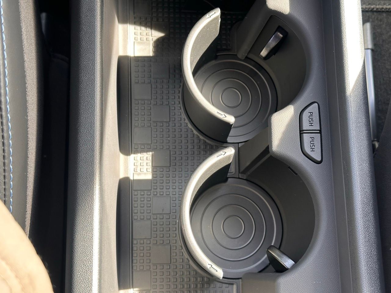 Used 2025 Abyss Black Hyundai Base image 35