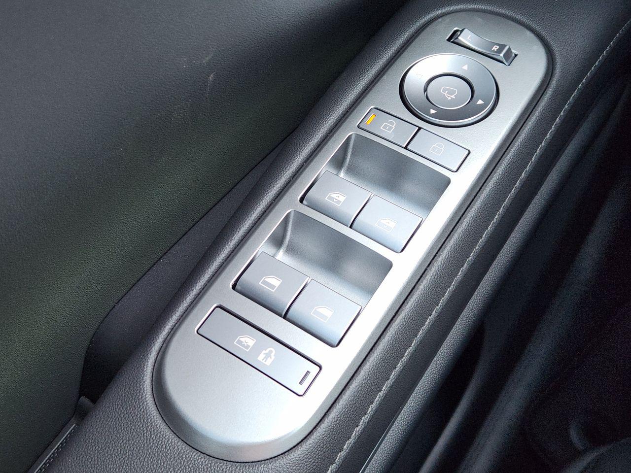 New 2026 Creamy White Pearl Hyundai SEL Premium 8P image 22