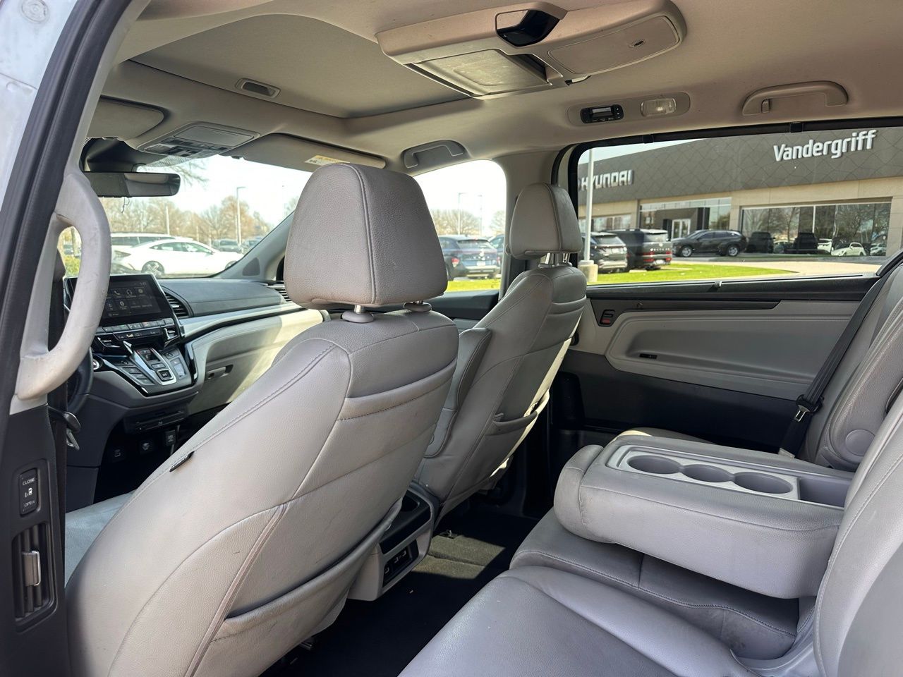 Used 2022 Lunar Silver Metallic Honda Touring image 18