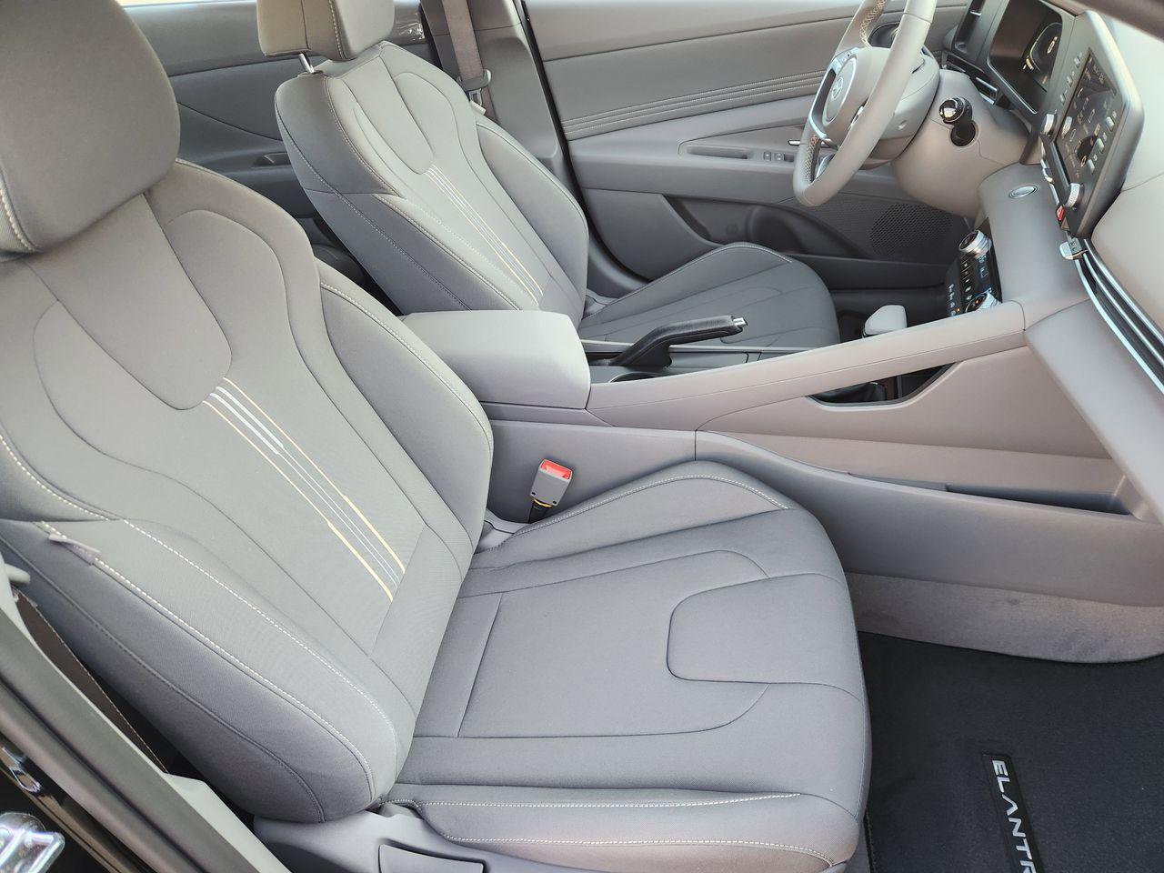 New 2026 Abyss Black Hyundai SEL Sport image 9