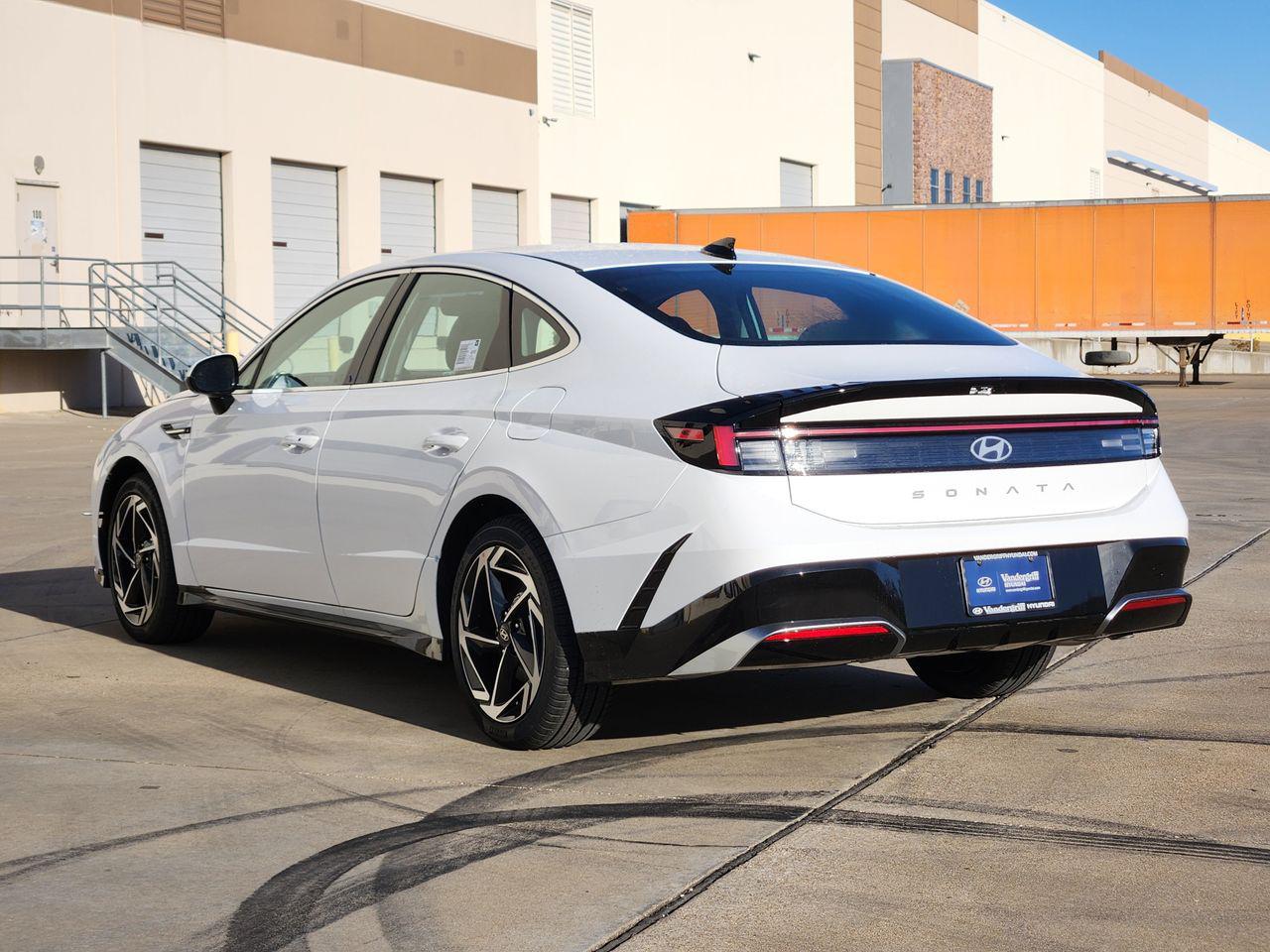 New 2026 W6H White Hyundai SEL Sport image 3