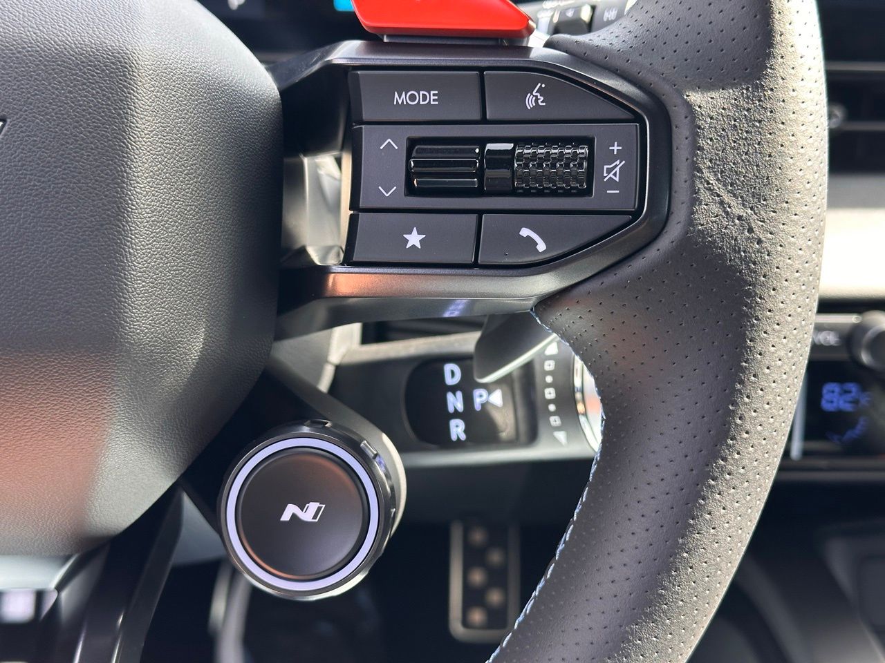 Used 2025 Atlas White Hyundai Base image 28