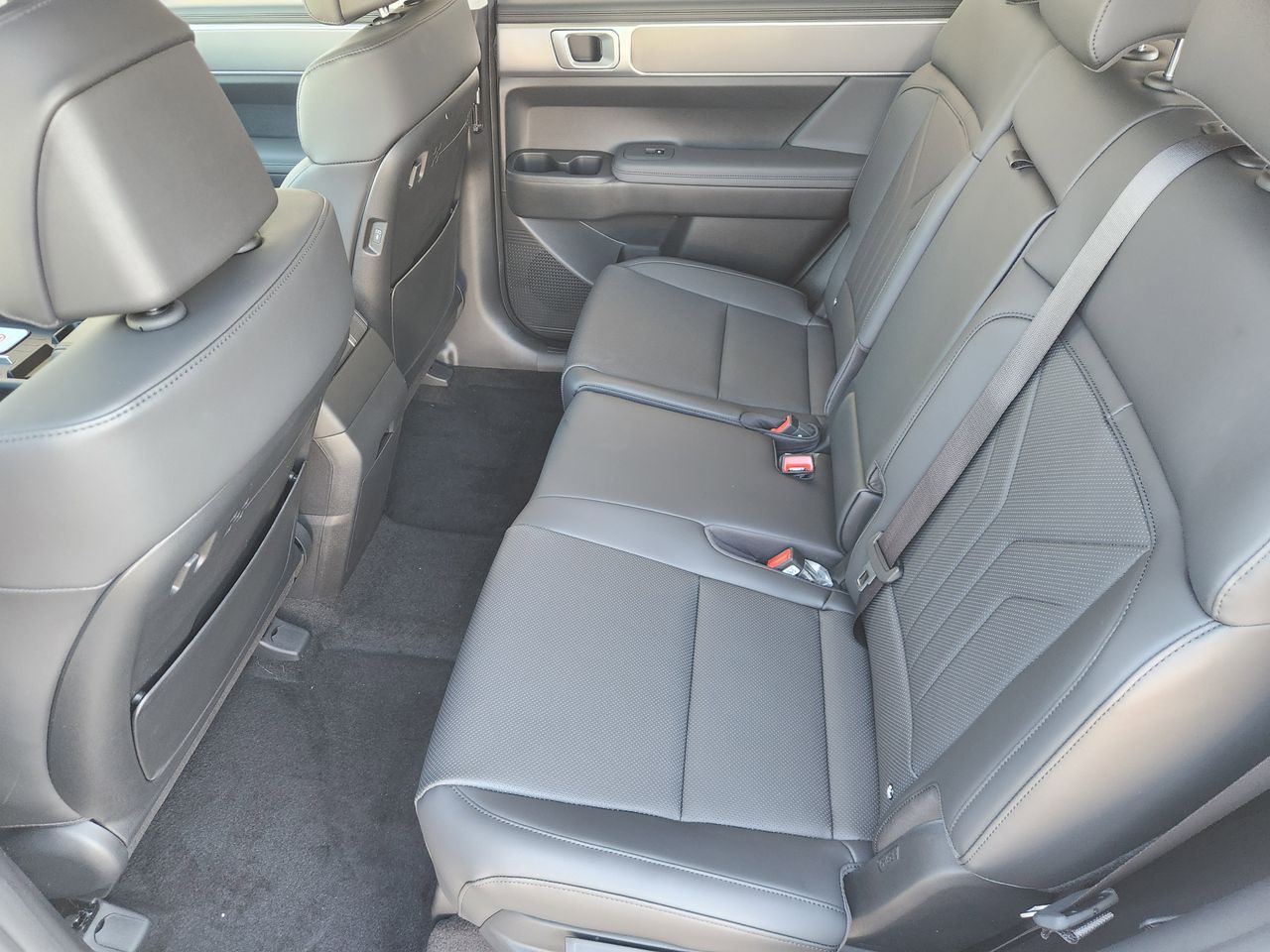 New 2026 W6H White Hyundai SEL FWD image 28