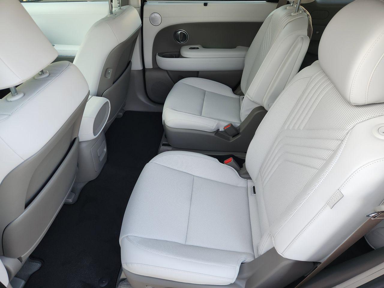 New 2026 Abyss Black Pearl Hyundai SEL Premium 7P image 29
