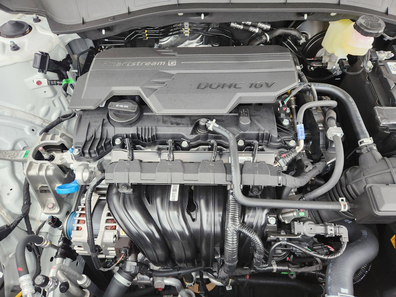 New 2026 Atlas White Hyundai SE FWD image 29