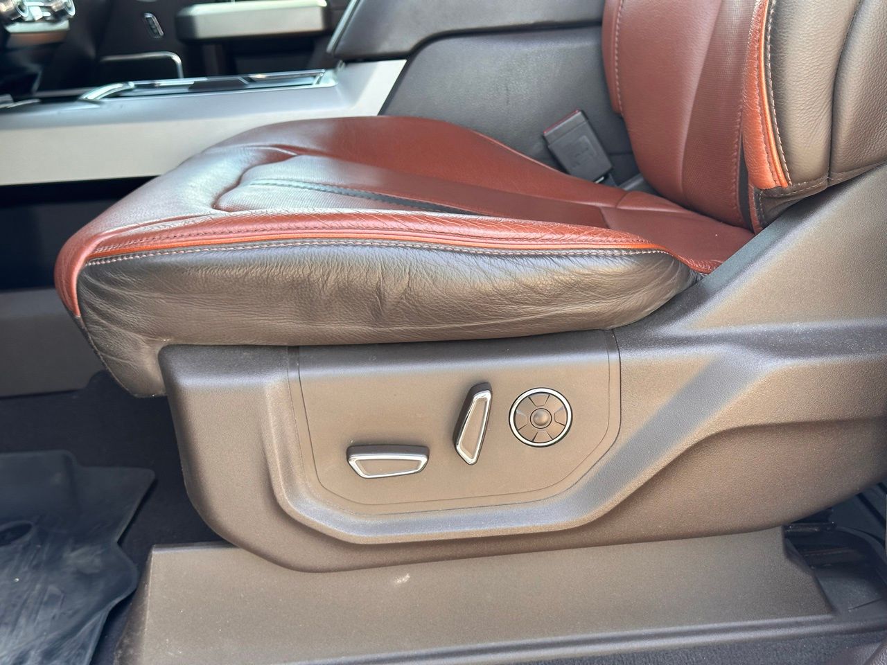 Used 2022 Oxford White Ford King Ranch image 24