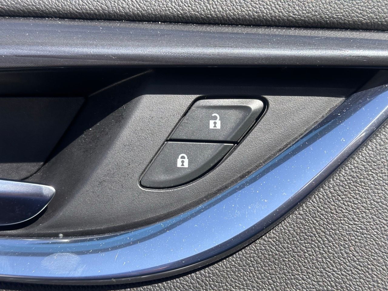 Used 2023 Moonstone Gray Buick Essence image 27