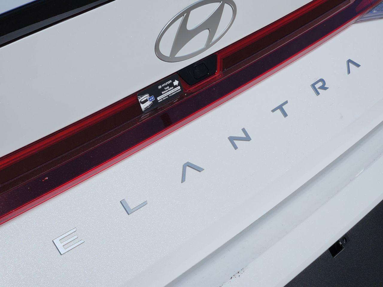 New 2026 W6H White Hyundai SEL Sport image 8