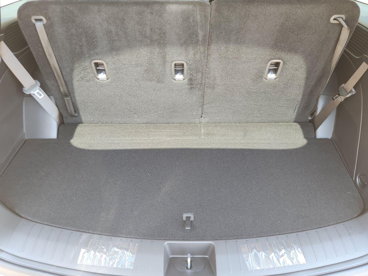 New 2027 Shimmering Silver Hyundai SEL Premium FWD image 30