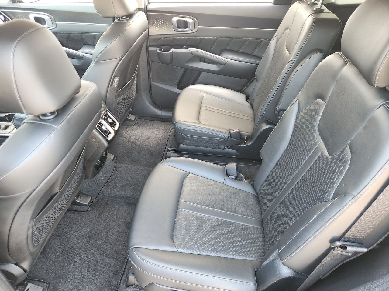 Used 2022 Wolf Gray Kia SX image 28