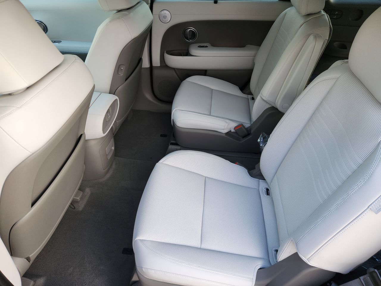 New 2026 CRP Brown Hyundai Limited FWD image 29