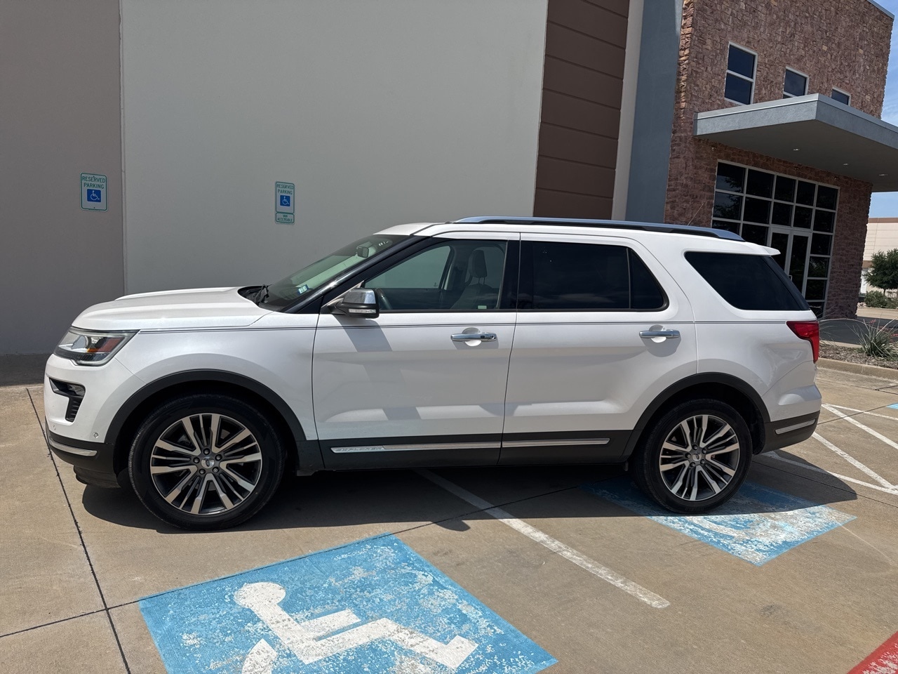 Used 2018 Ford Explorer Platinum with VIN 1FM5K8HT4JGB29893 for sale in Arlington, TX