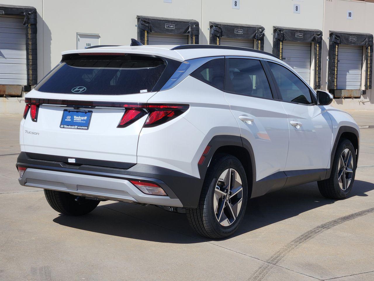 New 2026 W6H White Hyundai SEL FWD image 4