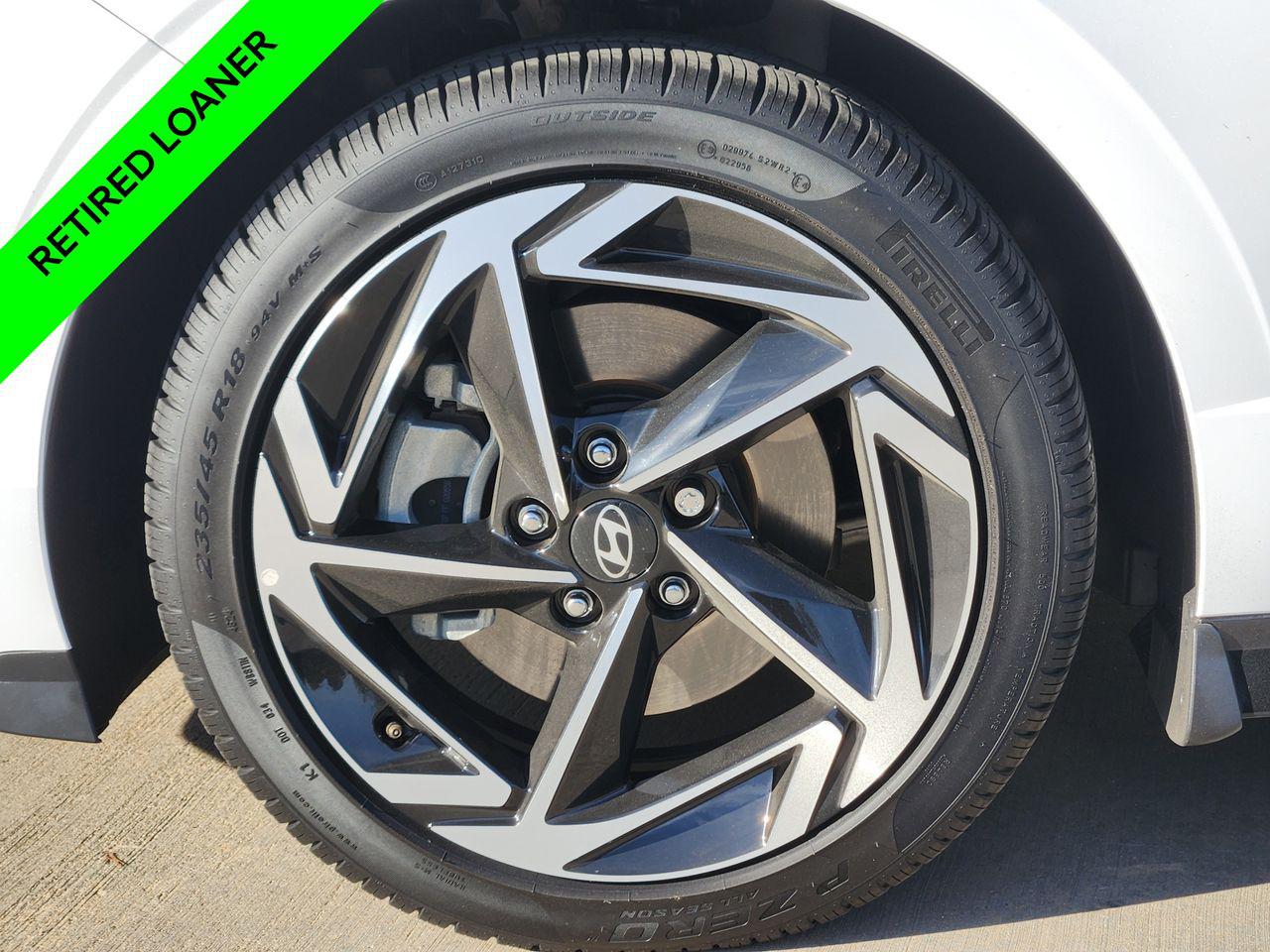 New 2025 W6H White Hyundai SEL Convenience image 8