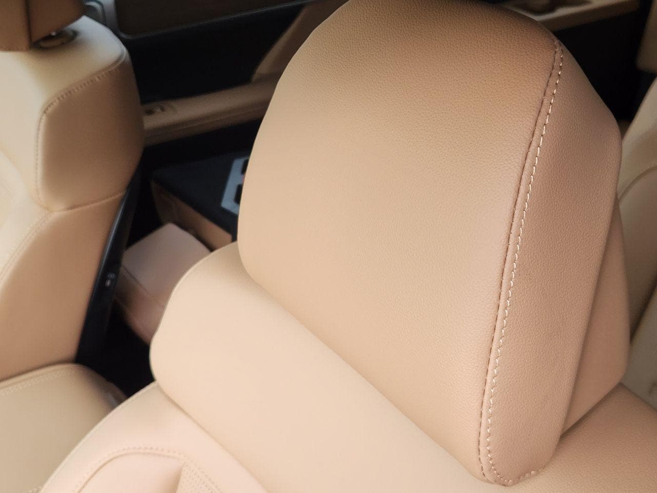 New 2026 S3B Black Hyundai Limited FWD image 11