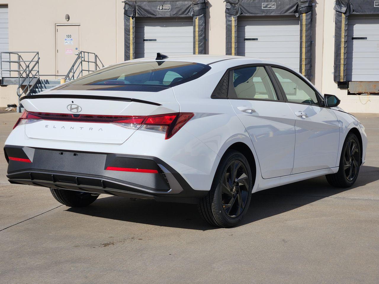 New 2026 Serenity White Hyundai SEL Sport image 4